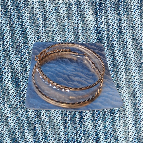 Jewelry - 🔴15/$25 Gold Fashion Earrings w/clear Rhinestones